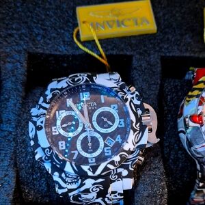 Invicta Reserve 34468 Men of War Chronograph – 48 mm Aqua-Plated Swiss Quartz